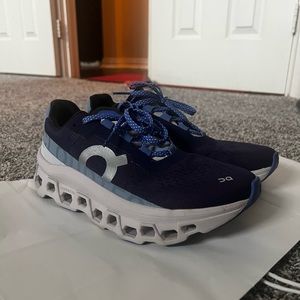 ON Cloudtec running shoe 7.5